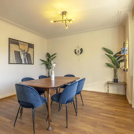 Elegant 2br In With Balcony & Wifi アパート ルクセンブルク