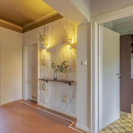 Elegant 2br In With Balcony & Wifi