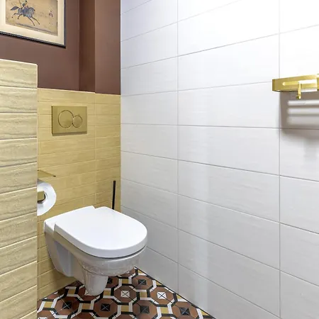 Elegant 2br In With Balcony & Wifi アパート ルクセンブルク