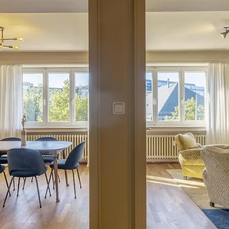 Stylish 2br With Balcony & Views Near Center Апартаменты Люксембург