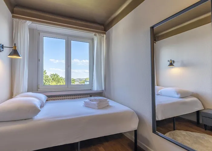 Stylish 2br With Balcony & Views Near Center